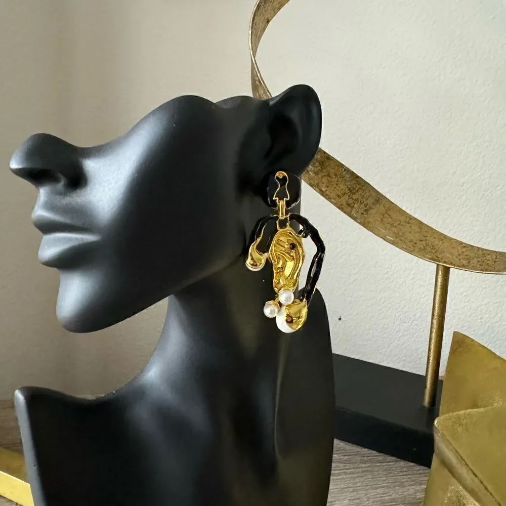 Statement ear shape earrings A959 - Picture 3 of 4